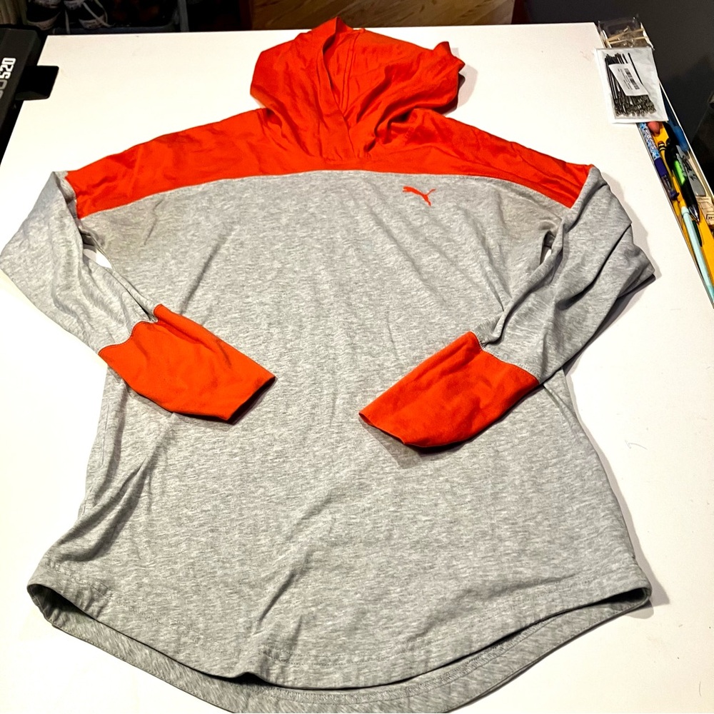 PUMA long sleeve hooded t-shirt / women’s size Medium